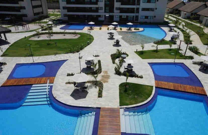 Flat Super Luxo Térreo Frente Piscinas