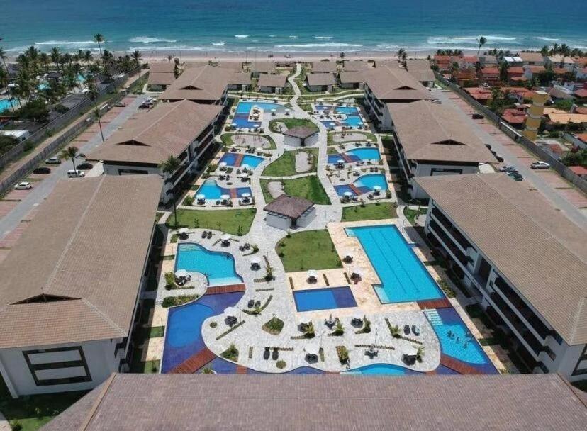 Flat Super Luxo Térreo Frente Piscinas