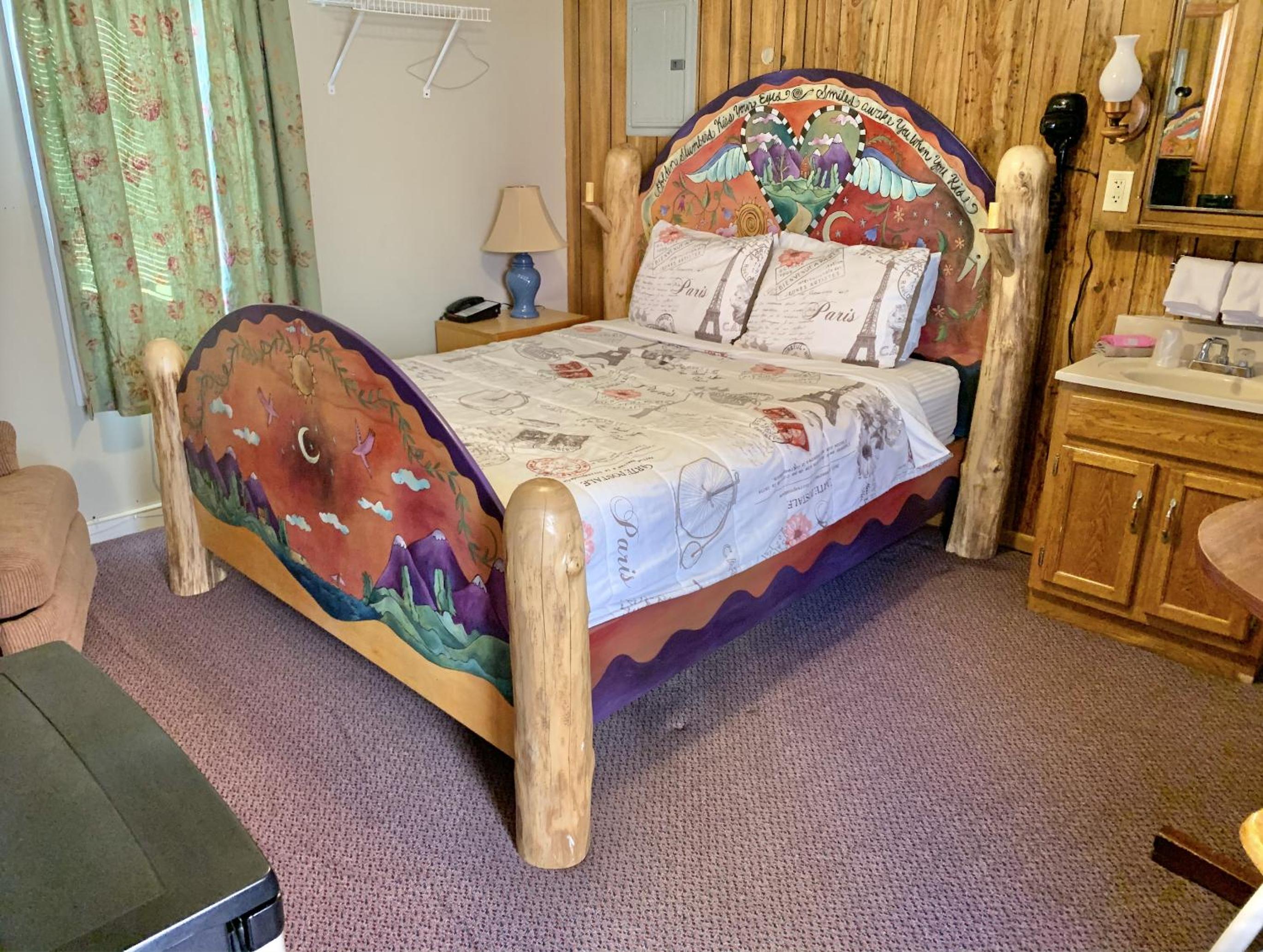 Phillips Historic Motel & Cottages