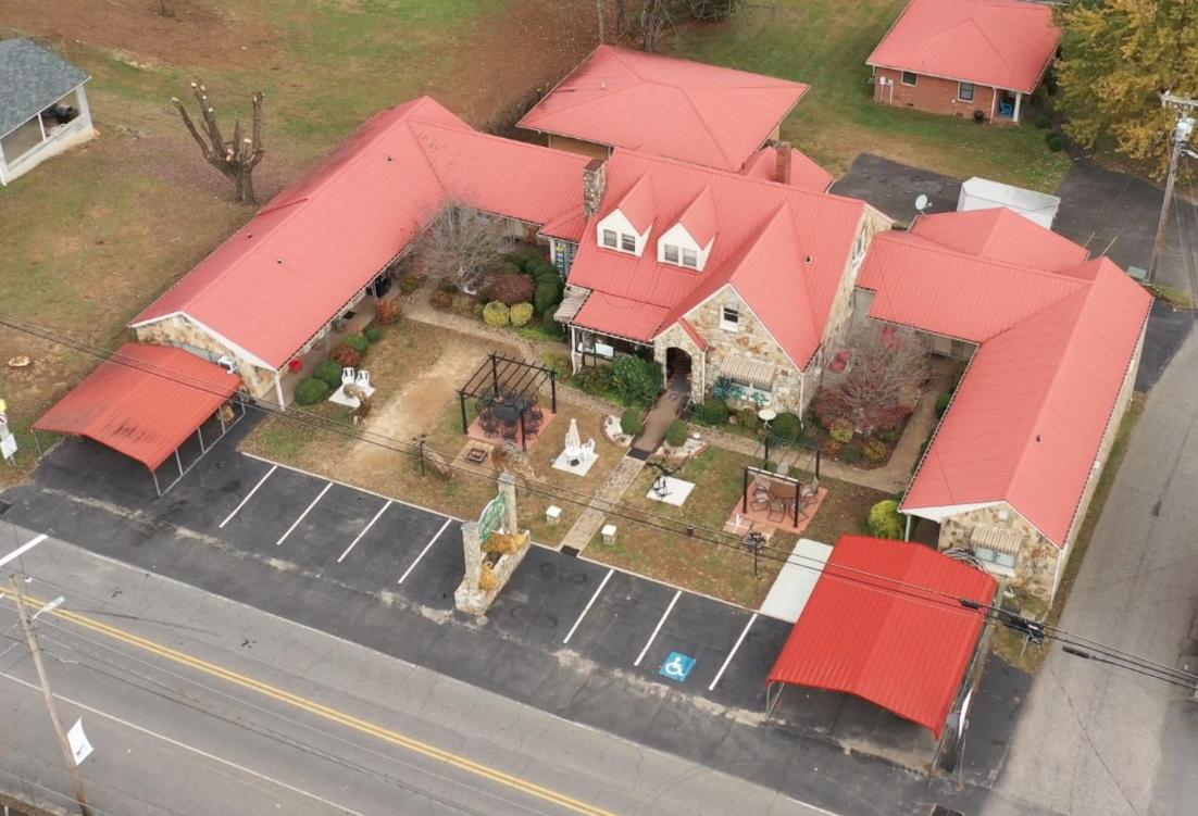 Phillips Historic Motel & Cottages