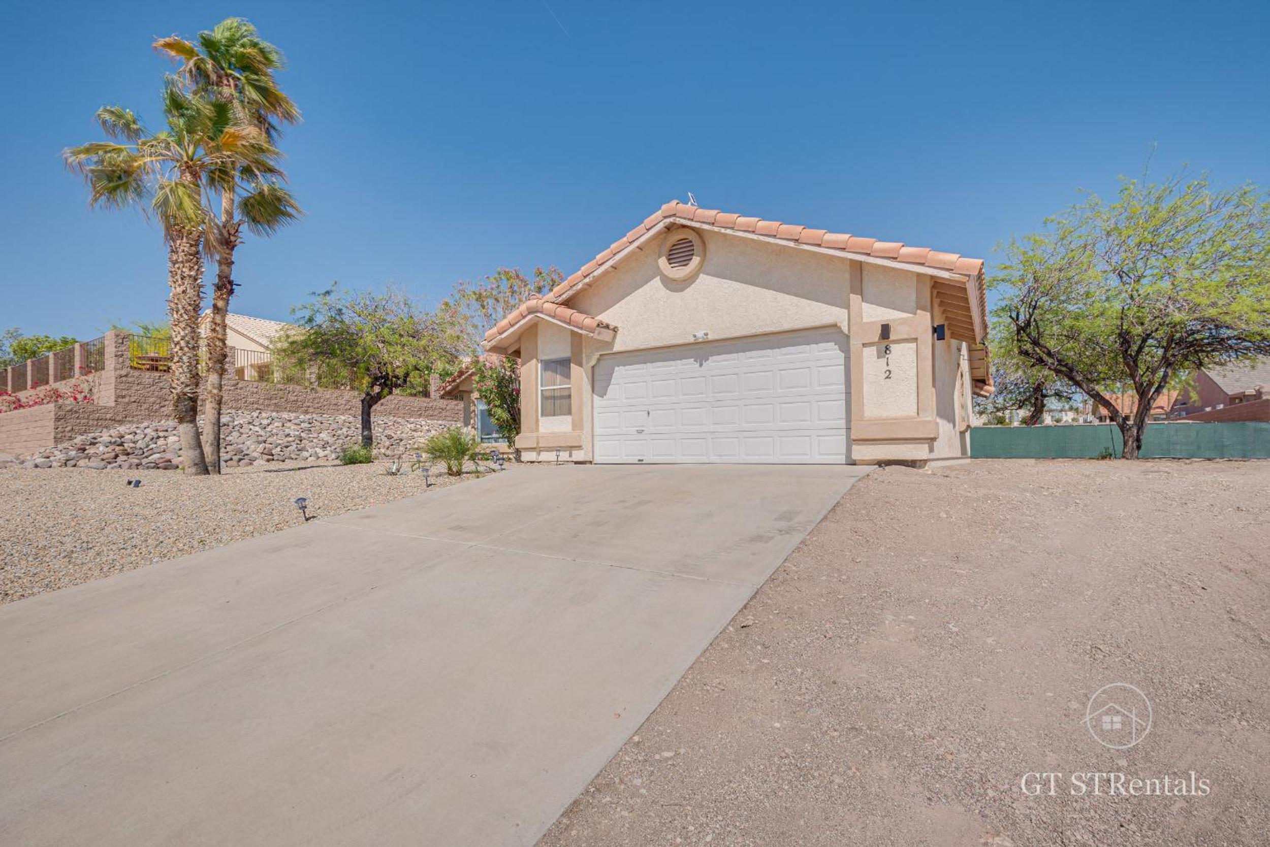 FRESHWATER FUN - Pet & Family Friendly with Great Location!