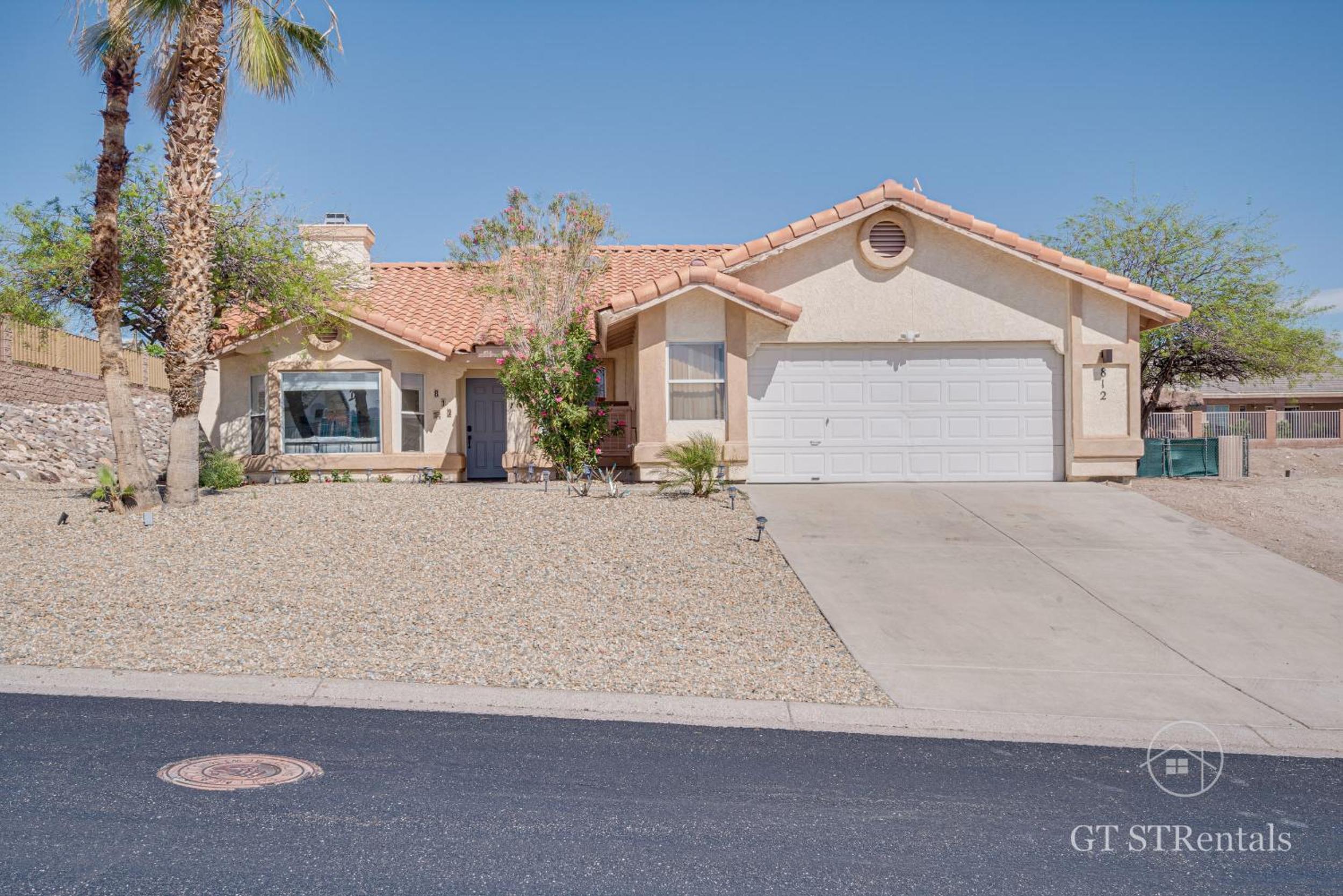 FRESHWATER FUN - Pet & Family Friendly with Great Location!