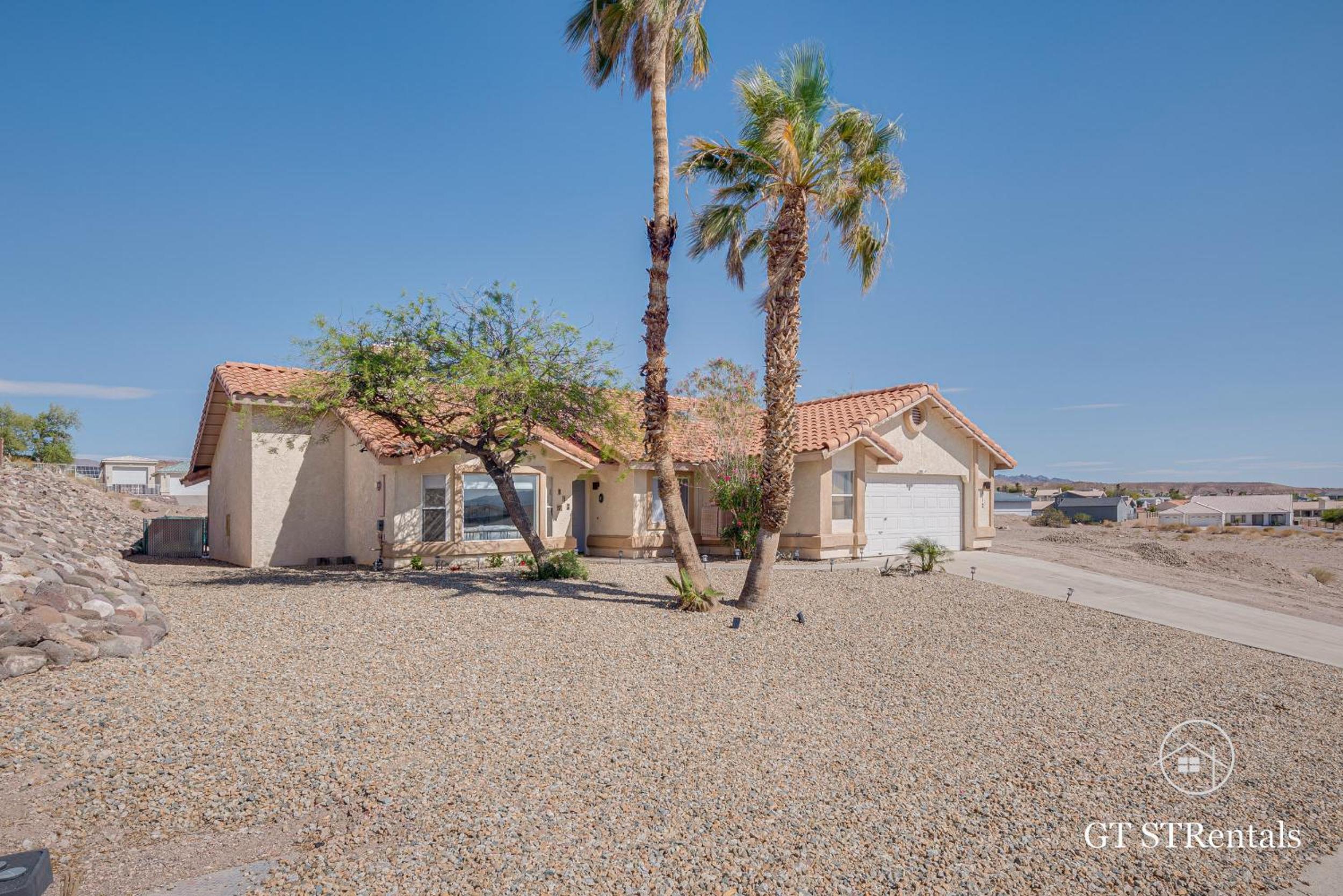 FRESHWATER FUN - Pet & Family Friendly with Great Location!