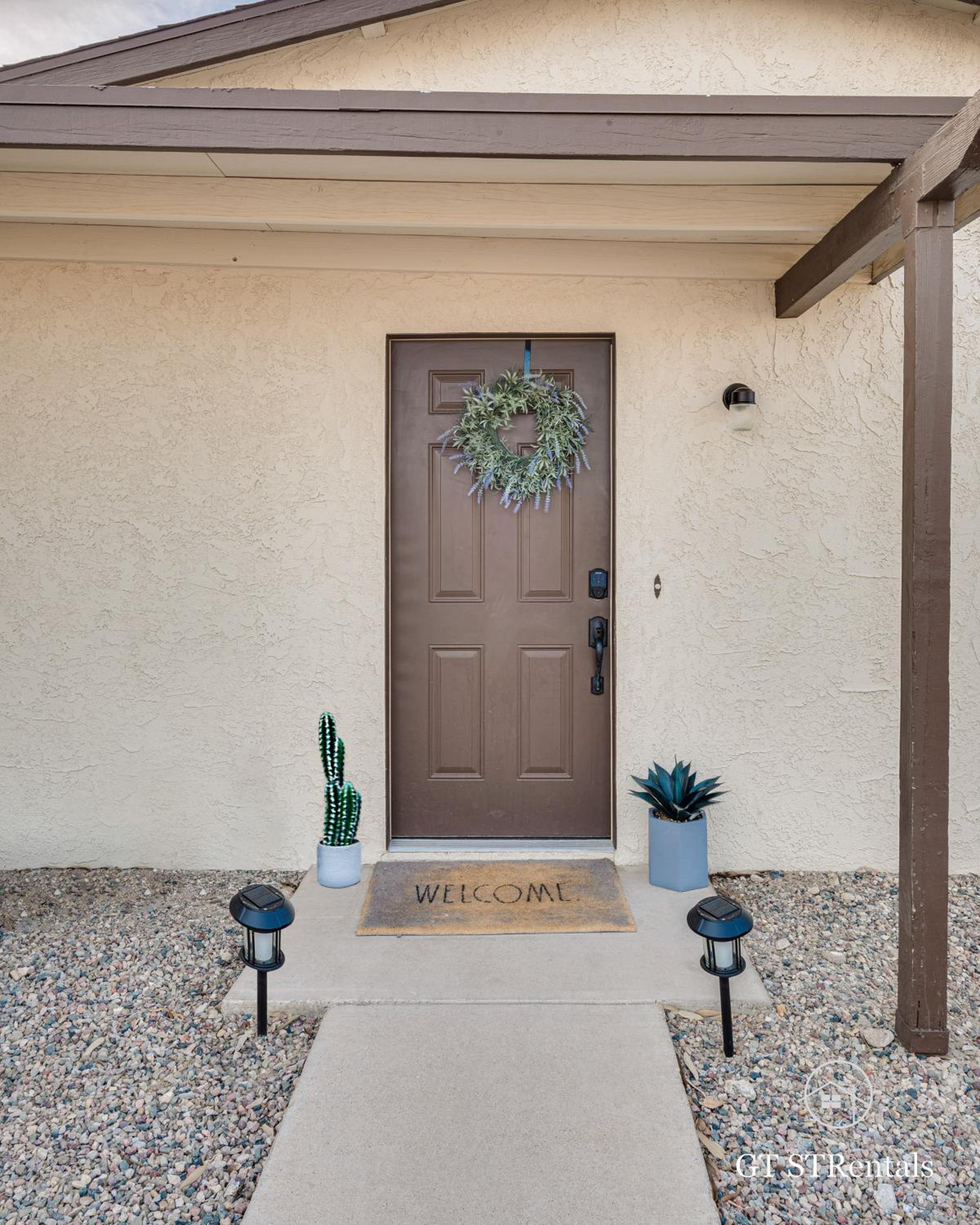 A WAVE FROM IT ALL - Pet & Family Friendly Home with Beautiful Views! view 4
