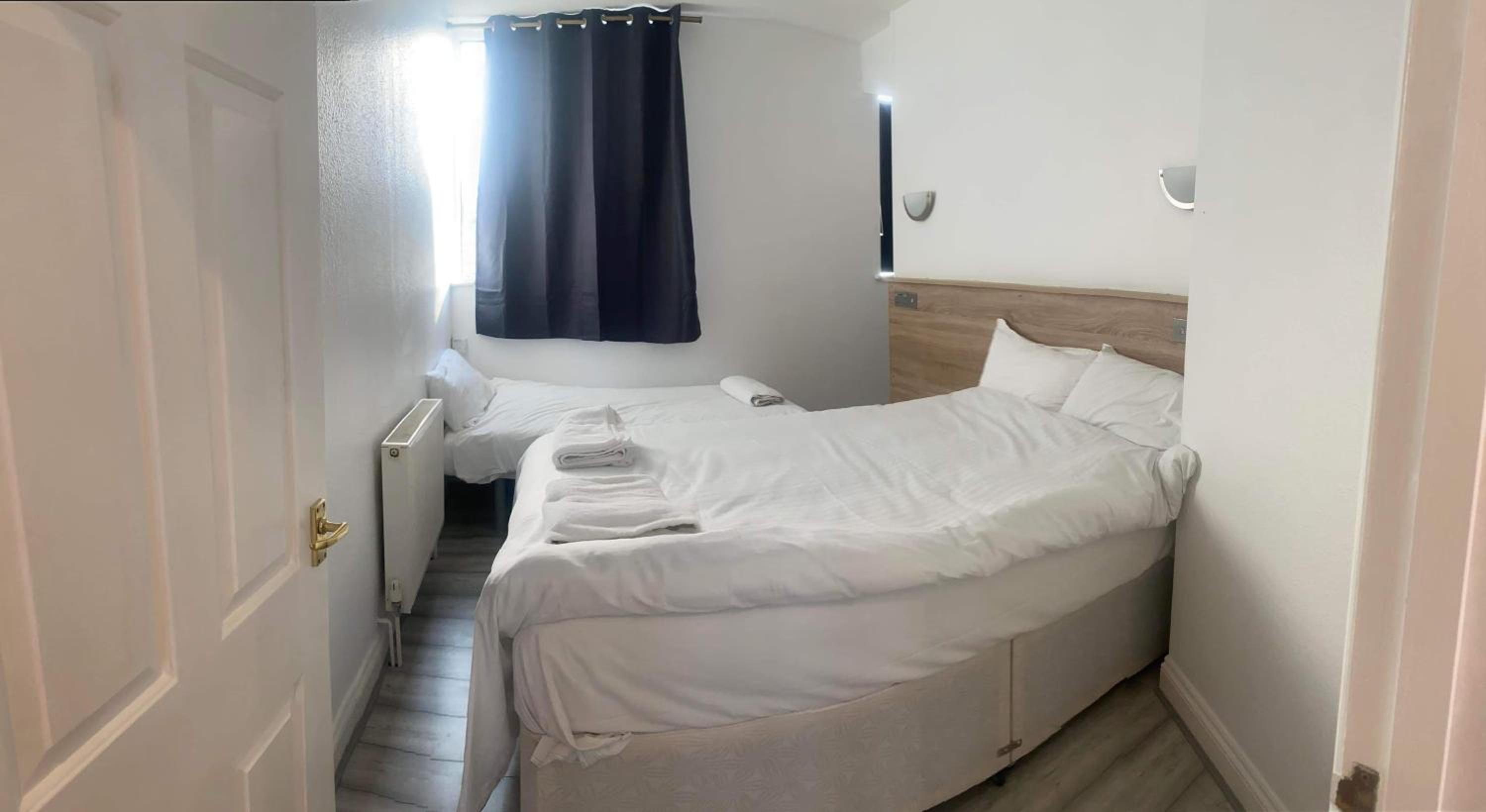 Entire Two Double Bedrooms Flat N4 view 4