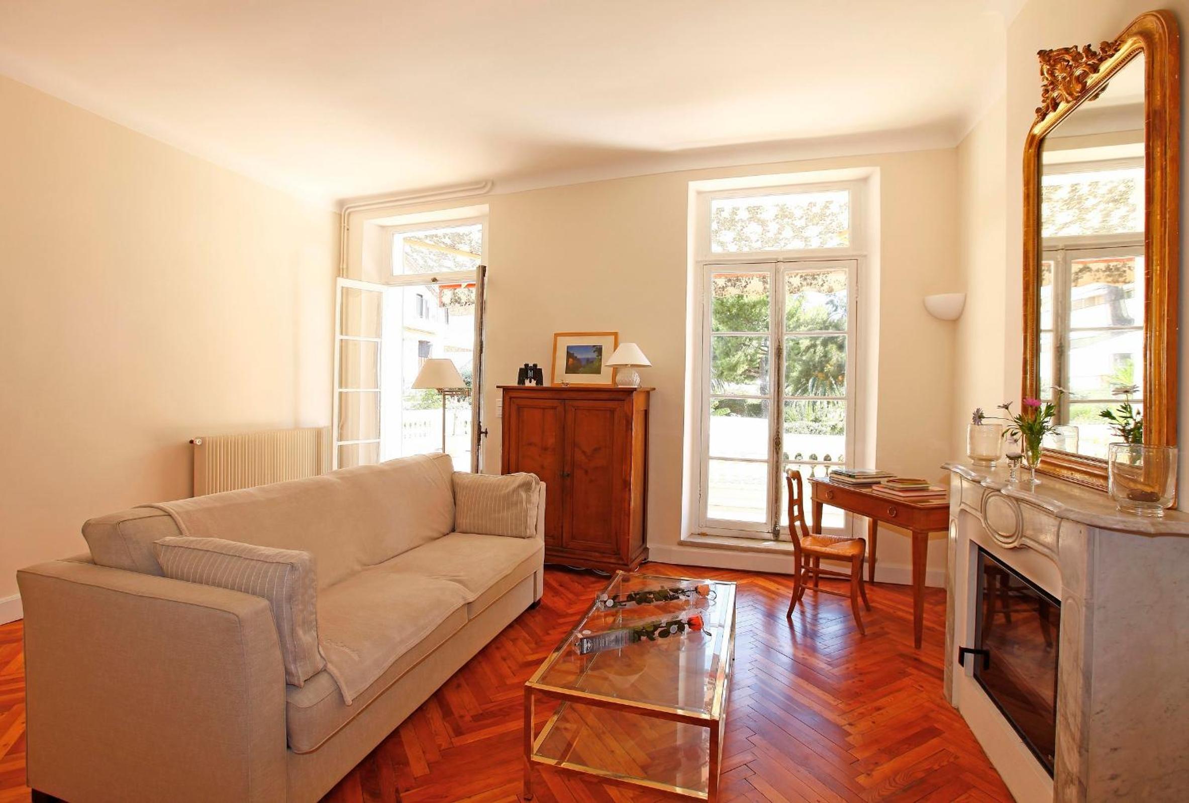 Magnifique appartement d'époque avec Vue Mer 4 personnes avec terrasse Le Port Nice photo 5