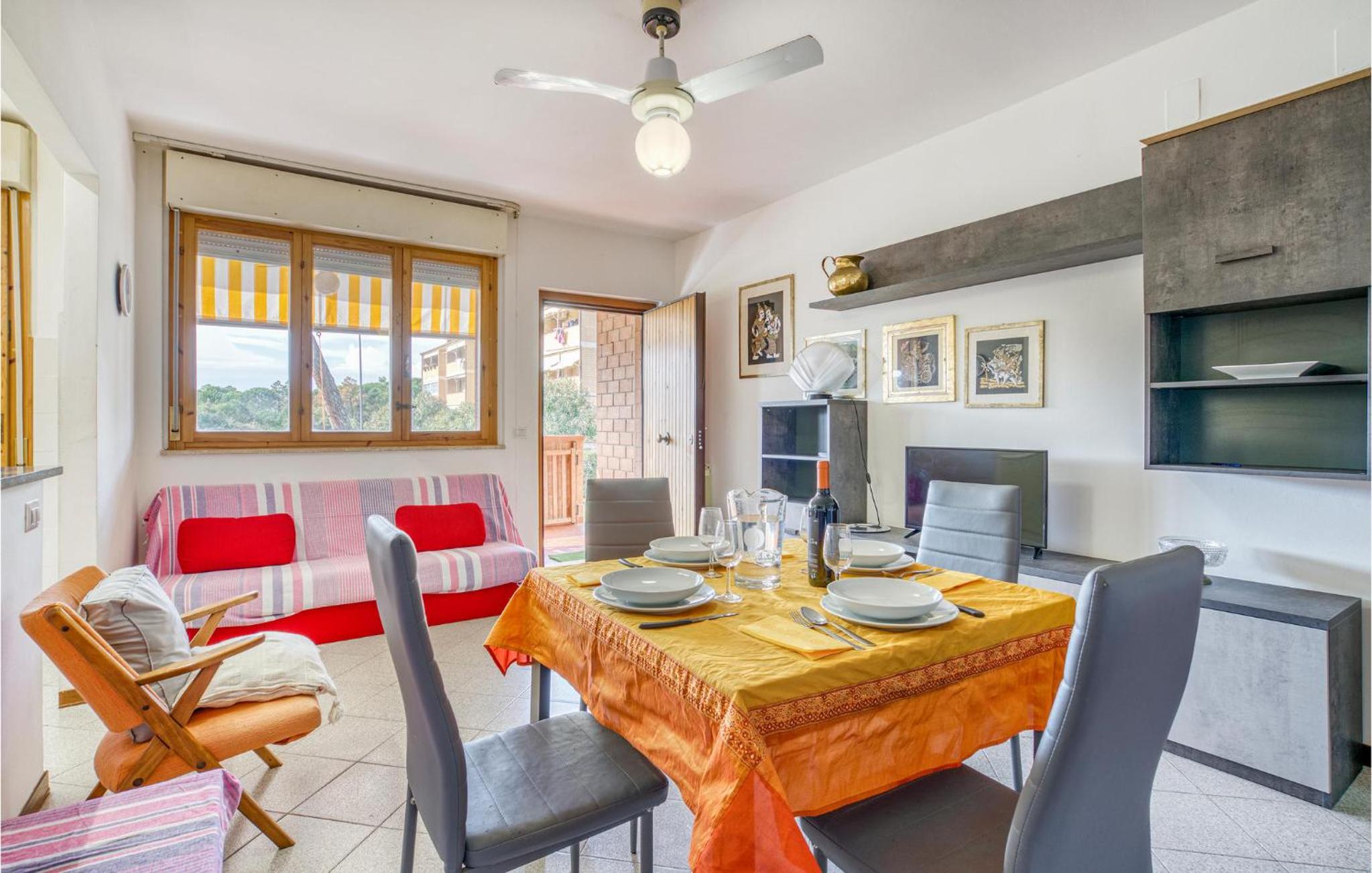 2 Bedroom Lovely Apartment In Grosseto view 3