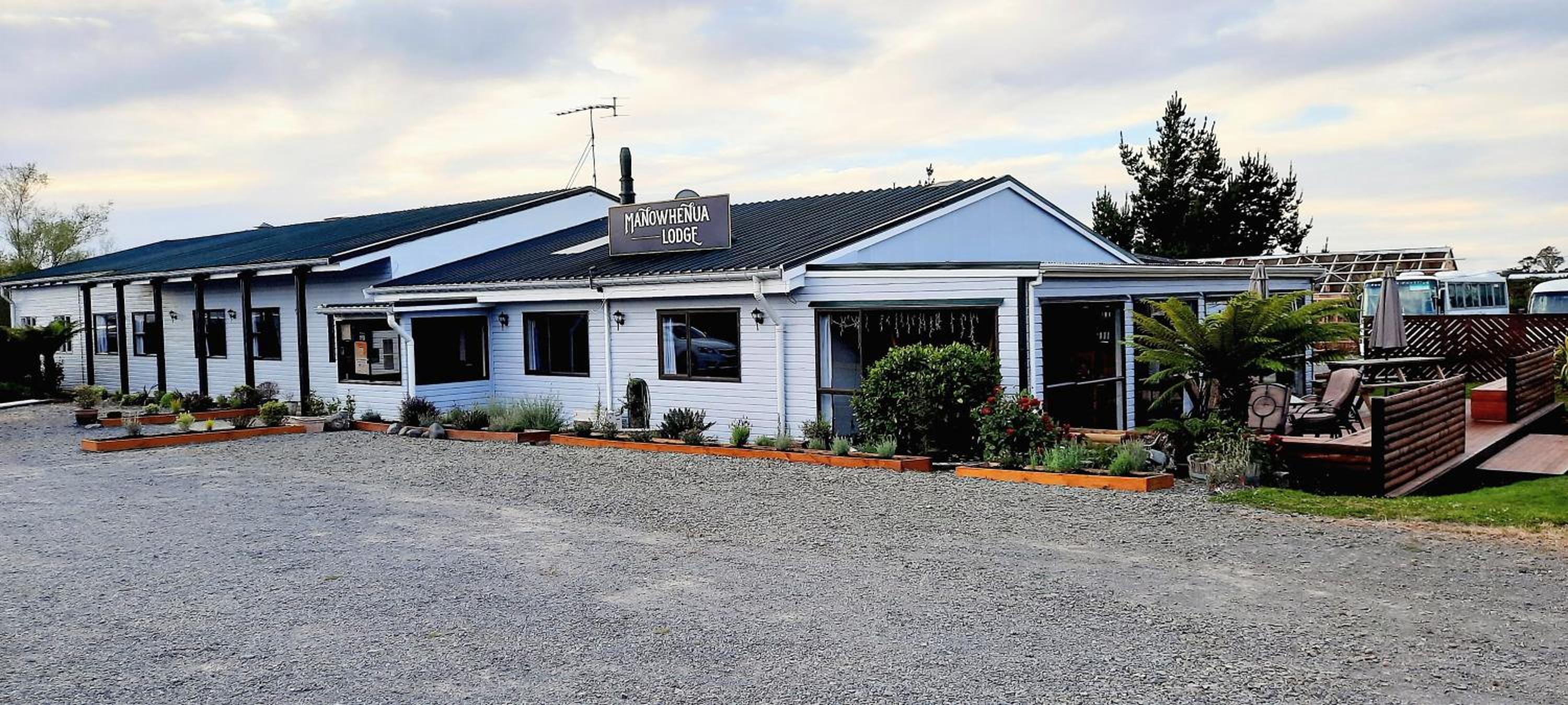 Manowhenua Lodge Hostel view 3