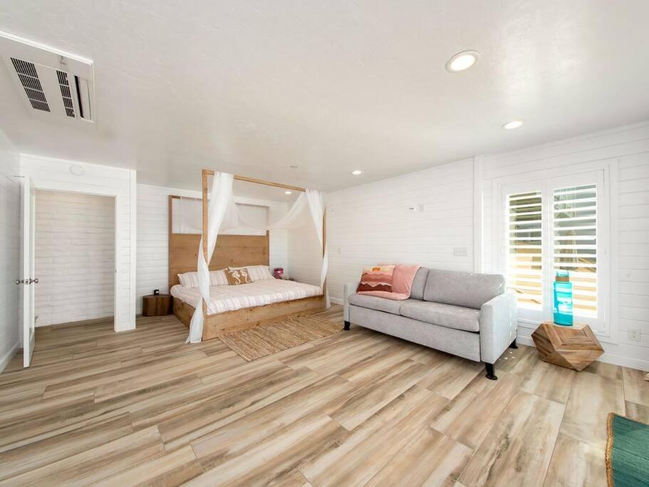 Oceanfront House w/Private Beach & Stunning Views view 3