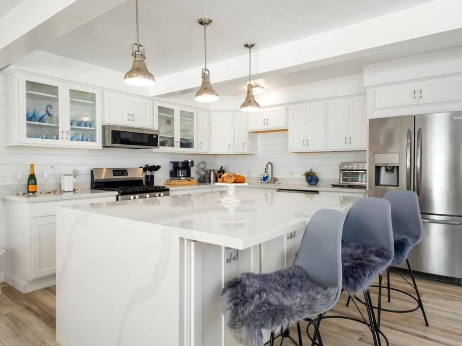 Oceanfront House w/Private Beach & Stunning Views view 5