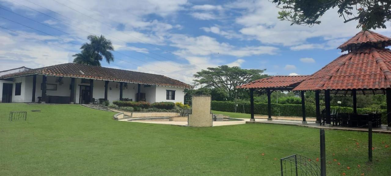 CASA CAMPESTRE LA CAMPIÑA LA VICTORIA Valle del Cauca ESPACIO COMPLETO
