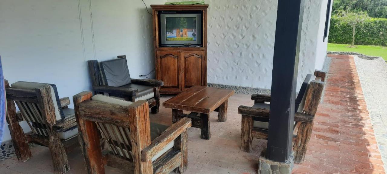 CASA CAMPESTRE LA CAMPIÑA LA VICTORIA Valle del Cauca ESPACIO COMPLETO
