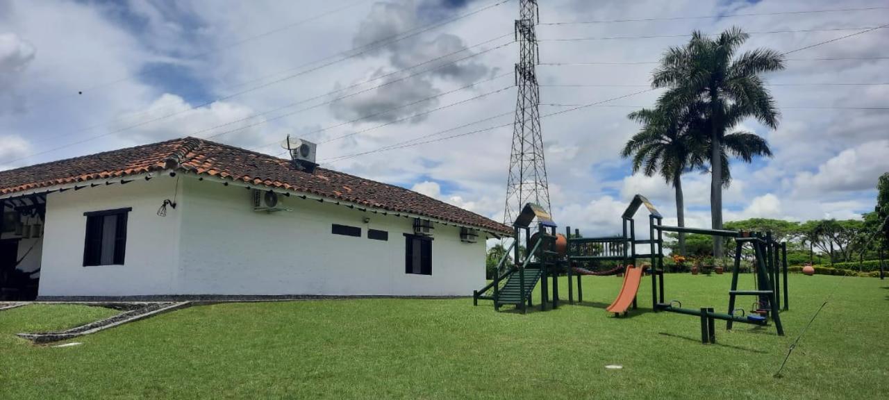 CASA CAMPESTRE LA CAMPIÑA LA VICTORIA Valle del Cauca ESPACIO COMPLETO