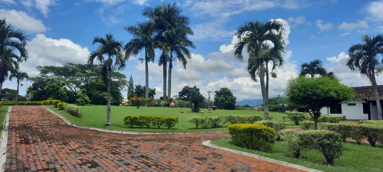 CASA CAMPESTRE LA CAMPIÑA LA VICTORIA Valle del Cauca ESPACIO COMPLETO