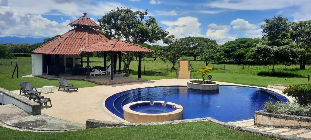 CASA CAMPESTRE LA CAMPIÑA LA VICTORIA Valle del Cauca ESPACIO COMPLETO