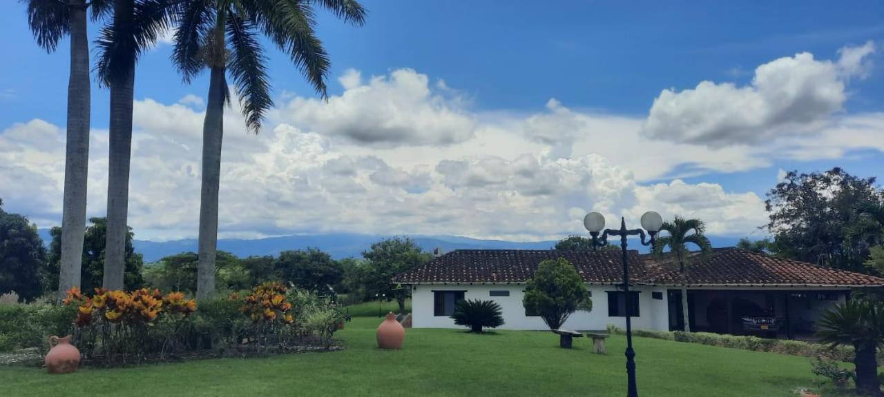 CASA CAMPESTRE LA CAMPIÑA LA VICTORIA Valle del Cauca ESPACIO COMPLETO
