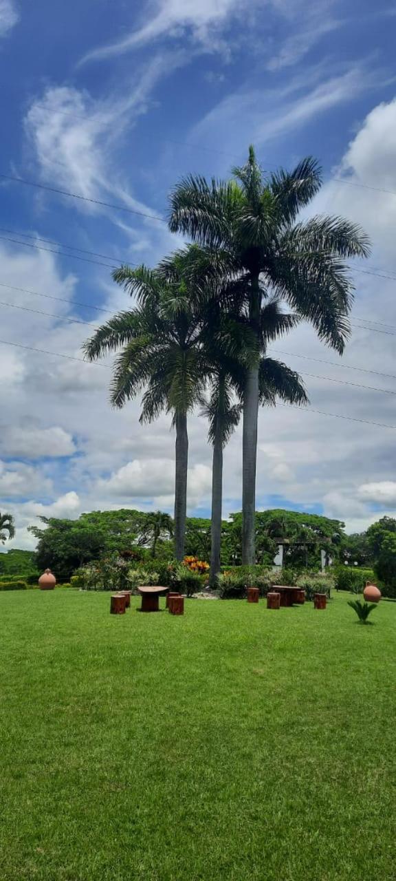 CASA CAMPESTRE LA CAMPIÑA LA VICTORIA Valle del Cauca ESPACIO COMPLETO