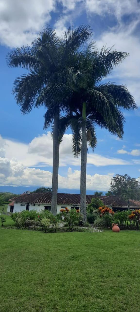 CASA CAMPESTRE LA CAMPIÑA LA VICTORIA Valle del Cauca ESPACIO COMPLETO