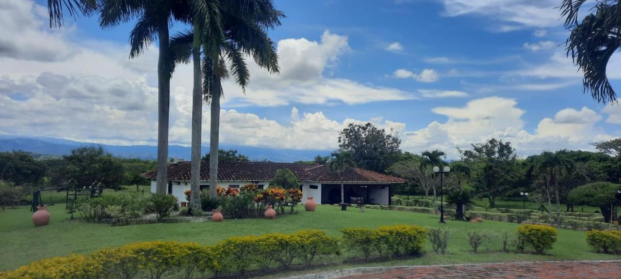 CASA CAMPESTRE LA CAMPIÑA LA VICTORIA Valle del Cauca ESPACIO COMPLETO