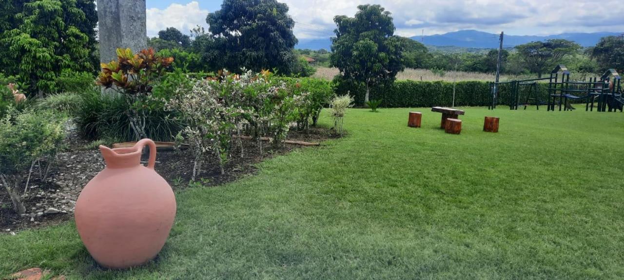CASA CAMPESTRE LA CAMPIÑA LA VICTORIA Valle del Cauca ESPACIO COMPLETO