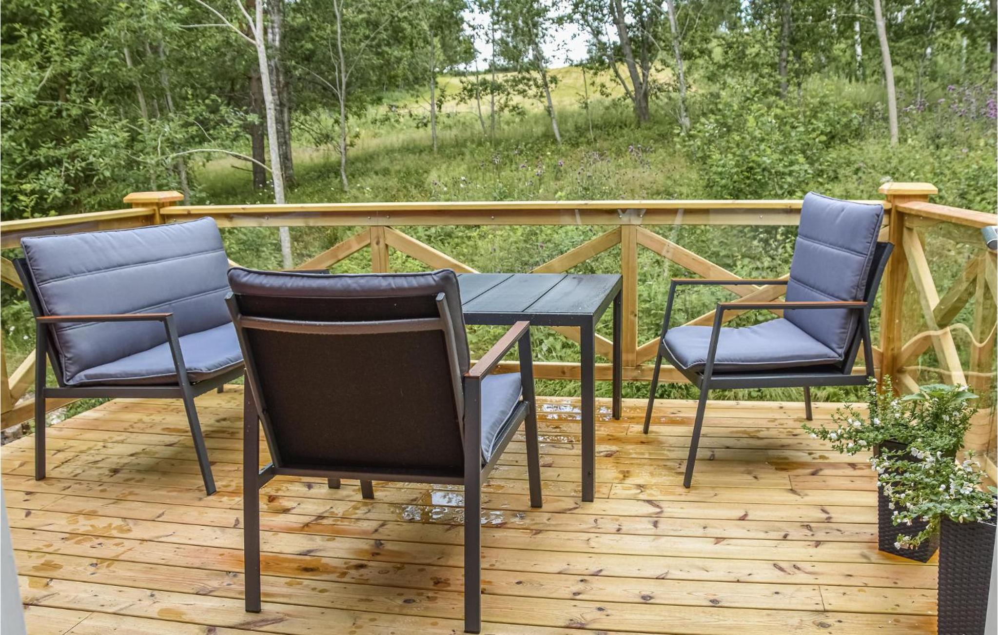 2 Bedroom Cozy Apartment In Årjäng