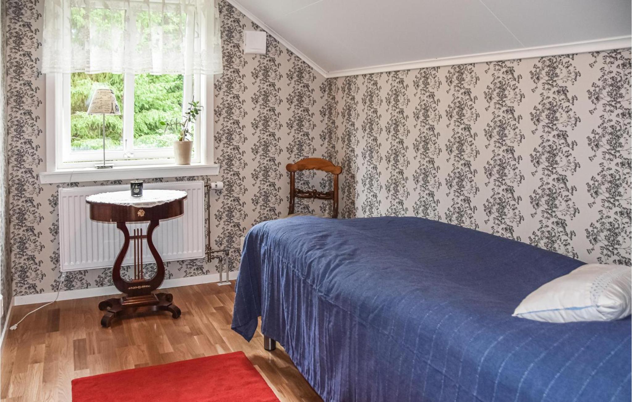 2 Bedroom Cozy Apartment In Årjäng