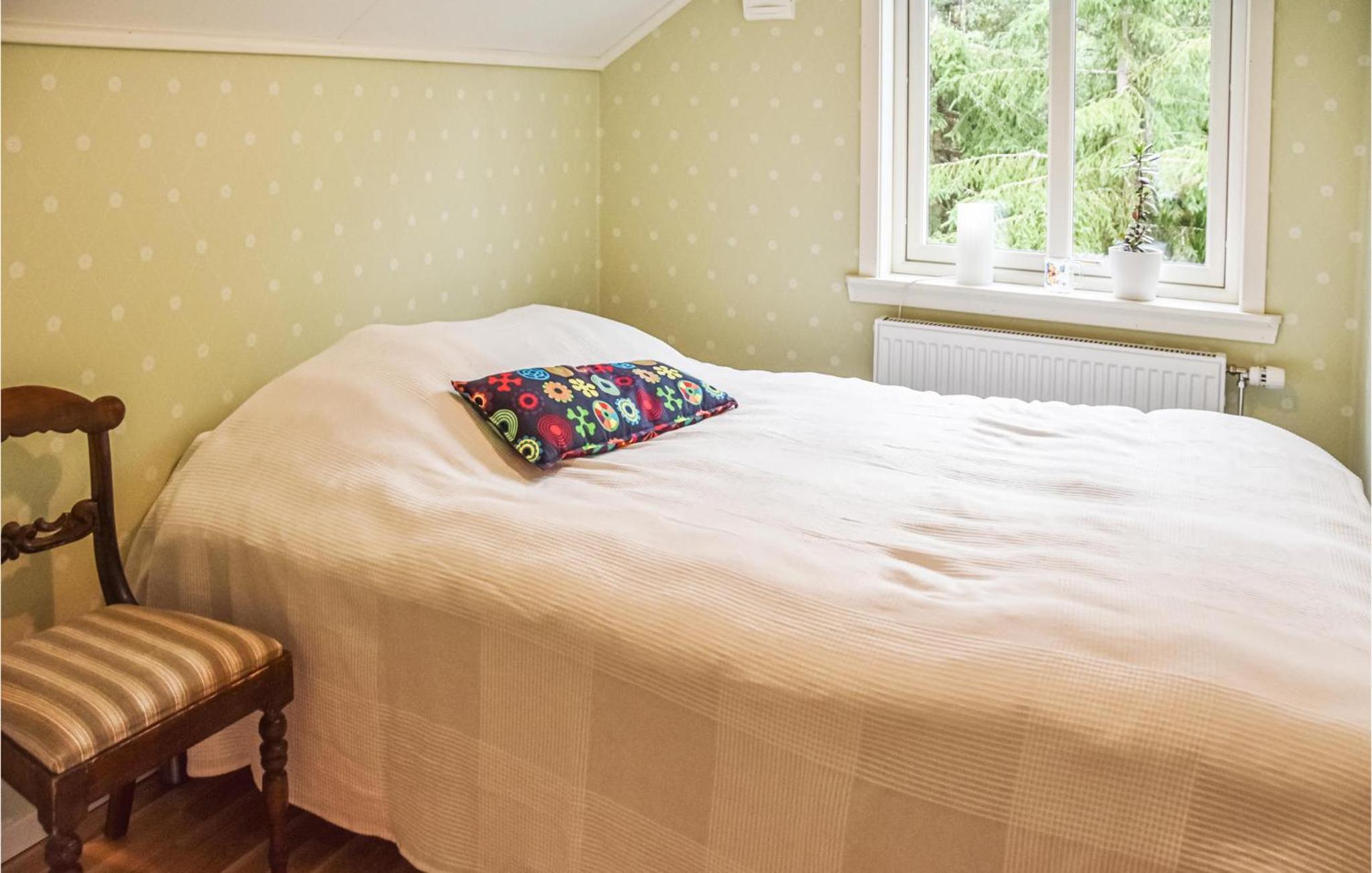2 Bedroom Cozy Apartment In Årjäng