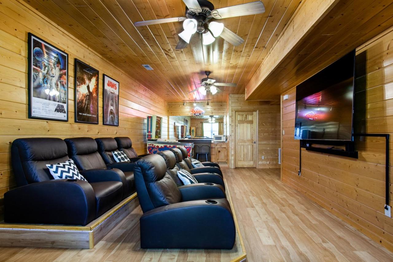 Bear Hug Cabin- Mtn View, Hot Tub, Theater view 2