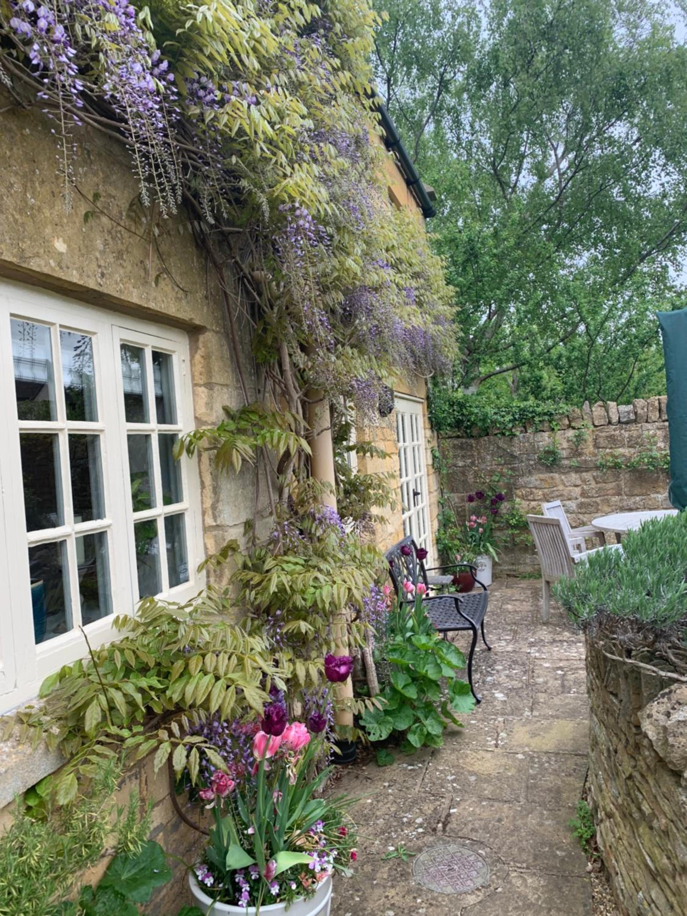 Wisteria Cottage , Pretty Cotswold Cottage close to Chipping Campden view 2