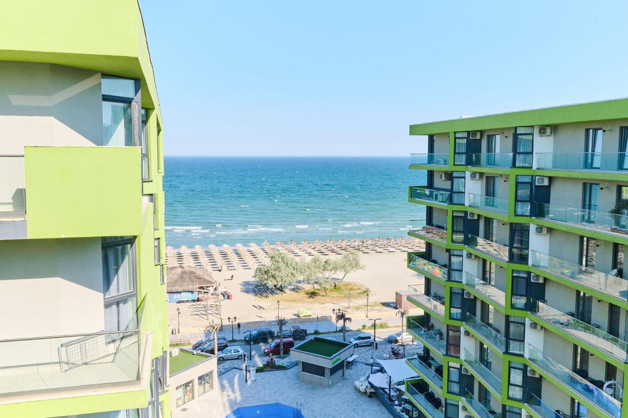 Cermar Apartment- Spa n Pool beach resort- parking view 2