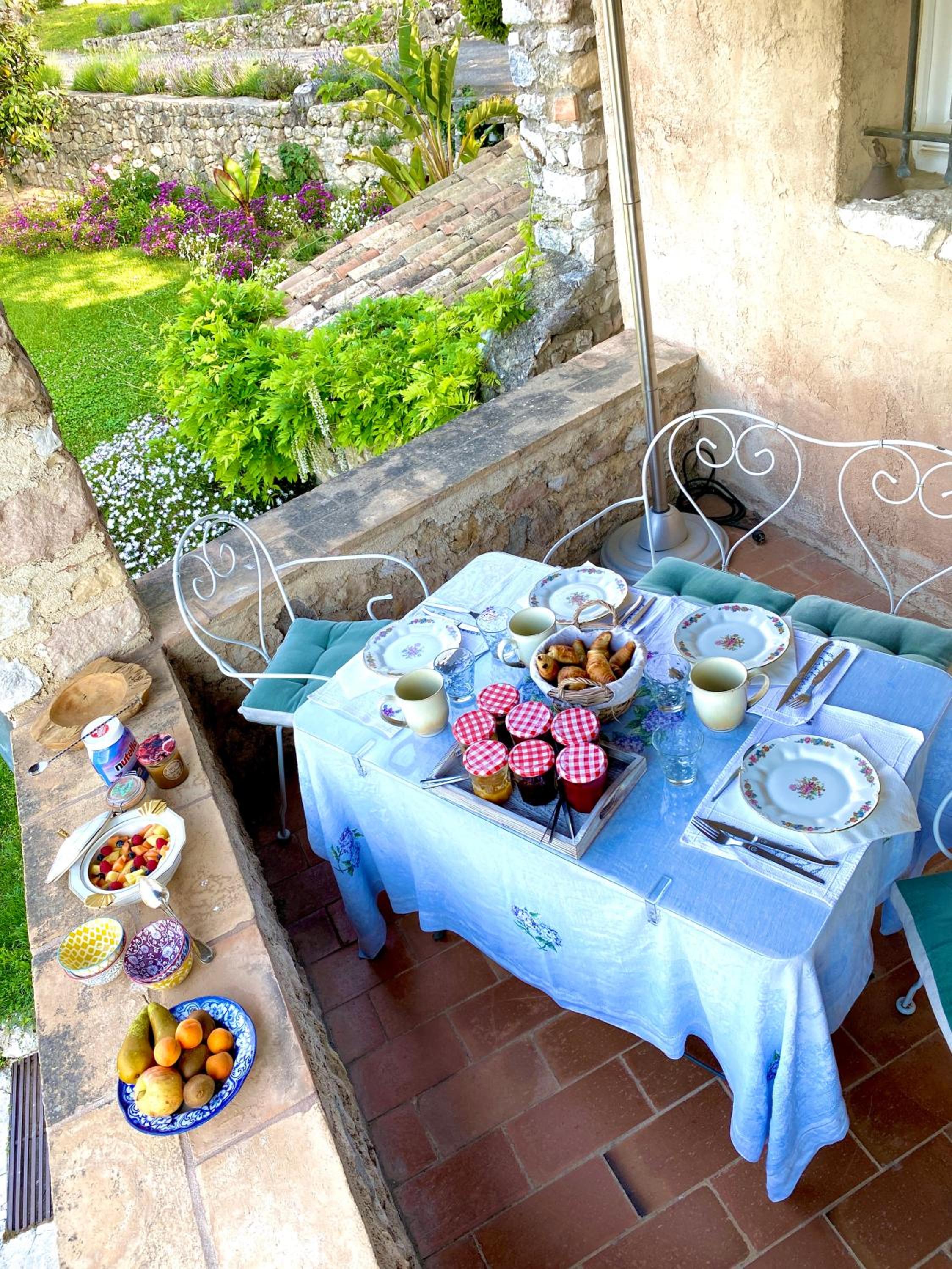 L'Effrontée view 3