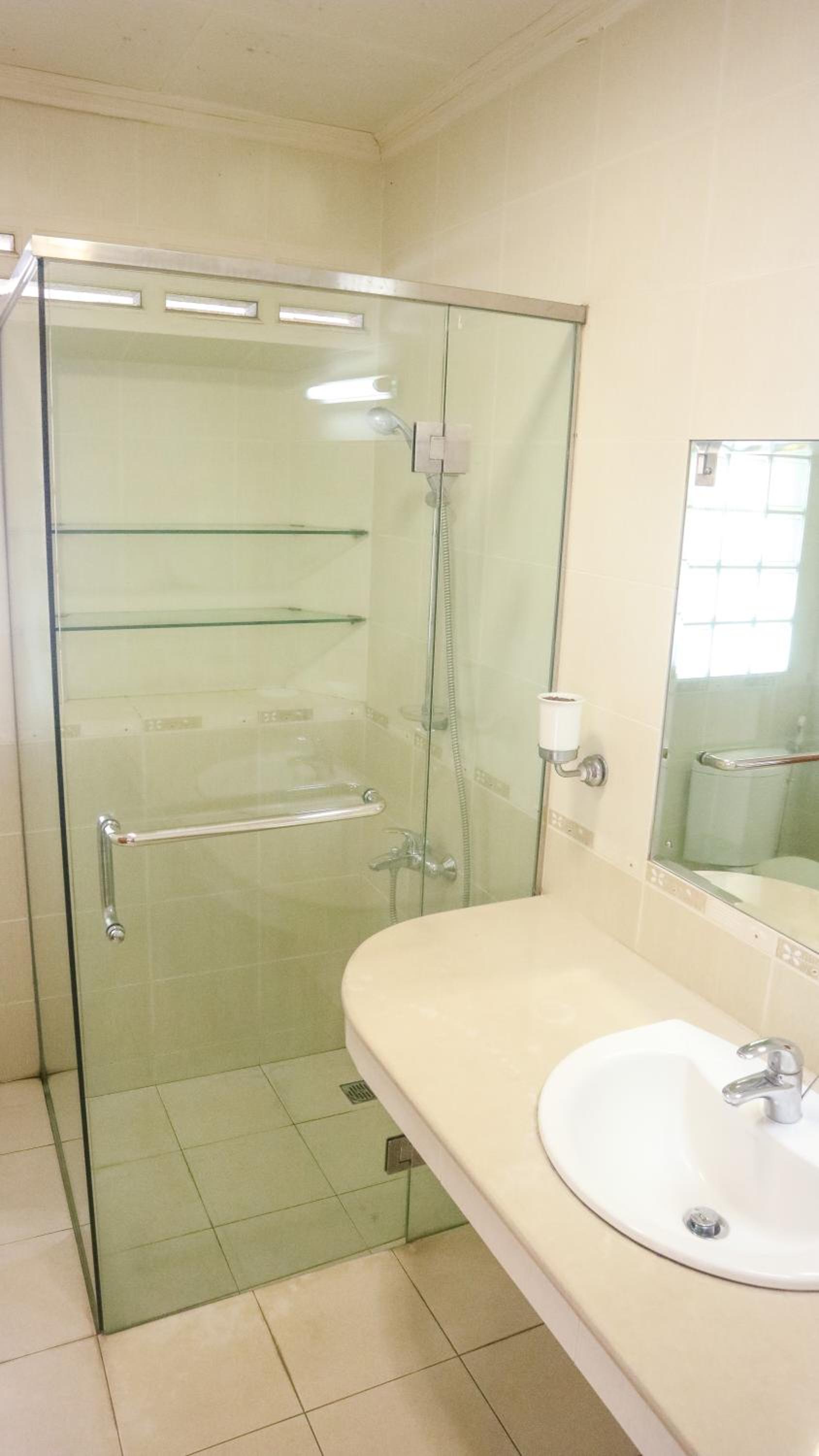 Dago Asri House (3 Bedrooms, 6 Pax, 500m2)