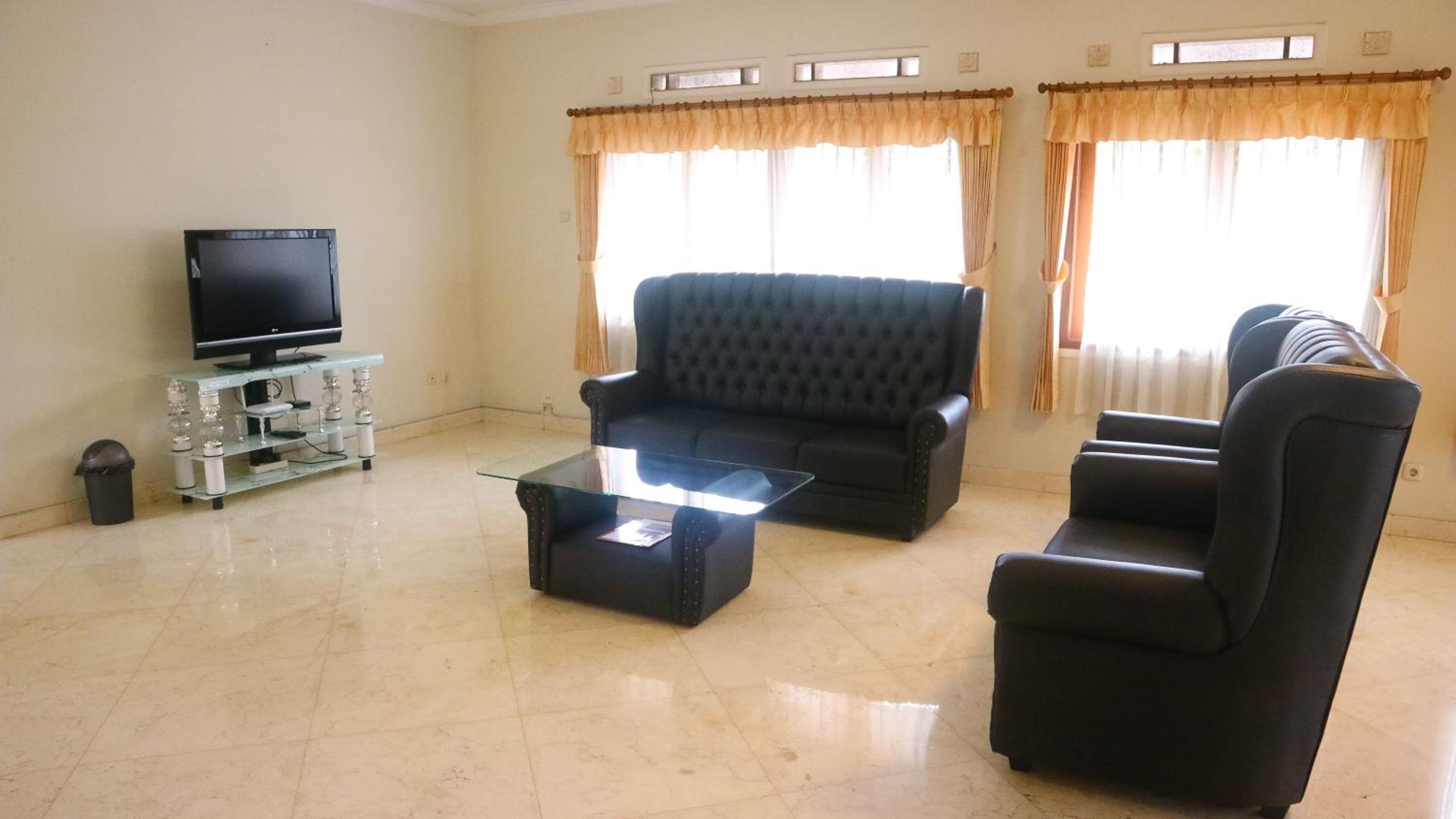 Dago Asri House (3 Bedrooms, 6 Pax, 500m2)