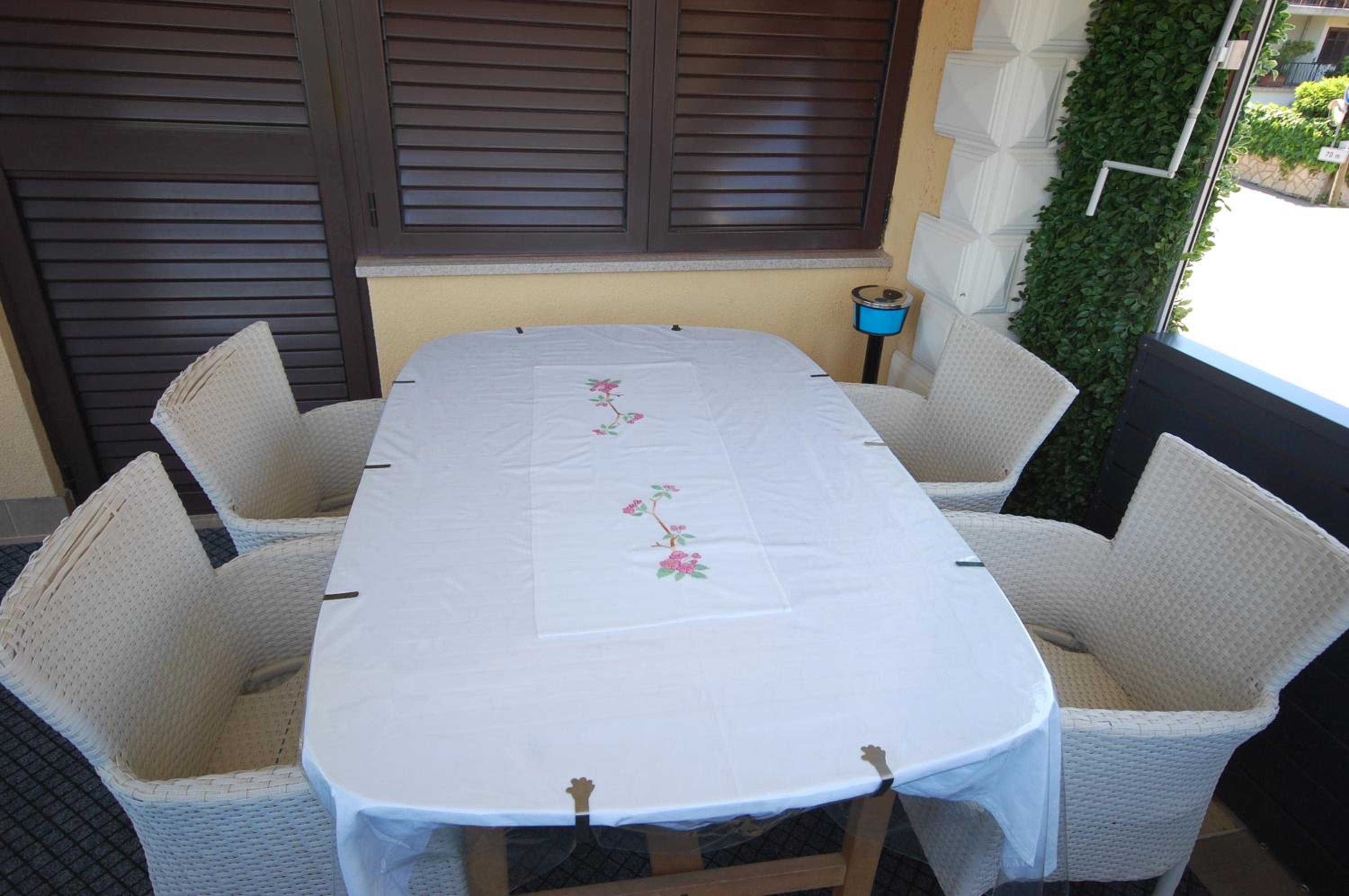 Apartment Poljak Njivice by El-Pi Tours view 5