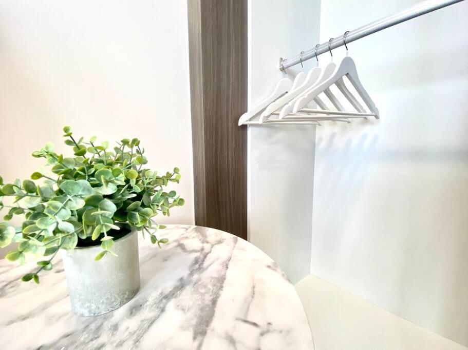Beacon Executive Suites #Elegant #SkyPool #Georgetown #4pax #2BR 2bath #1Queen 2Single #Quality well maintained #Private superhost photo 3
