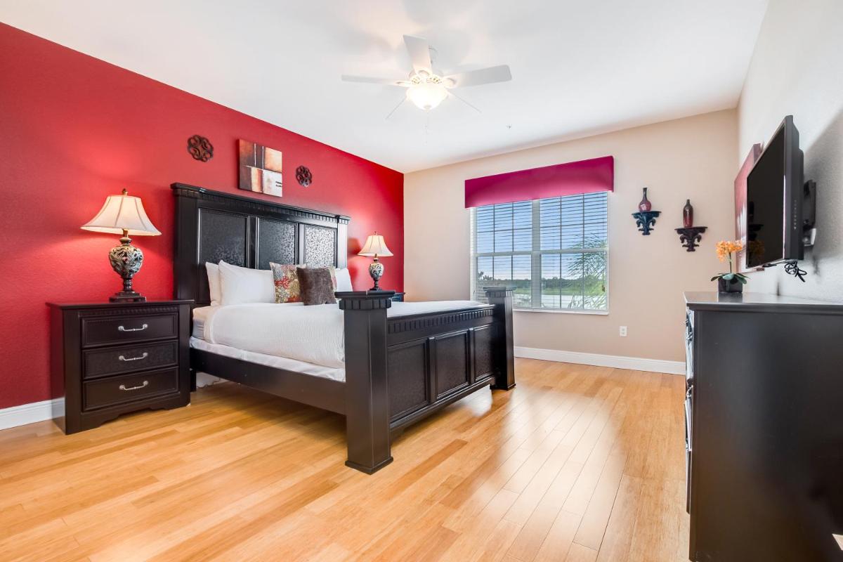 Spectacular Lakeview Condo, near WDW & Universal