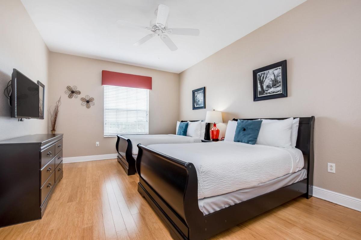 Spectacular Lakeview Condo, near WDW & Universal