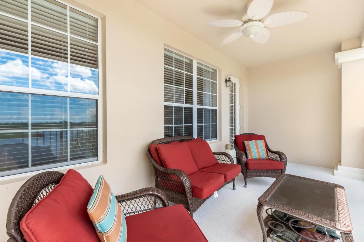 Spectacular Lakeview Condo, near WDW & Universal