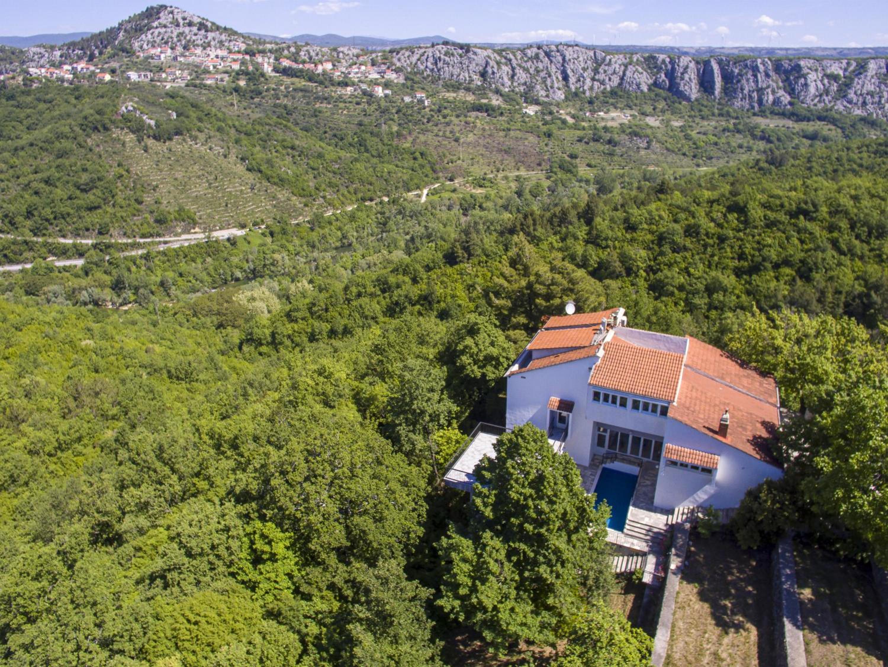 Villa Green Castle view 2