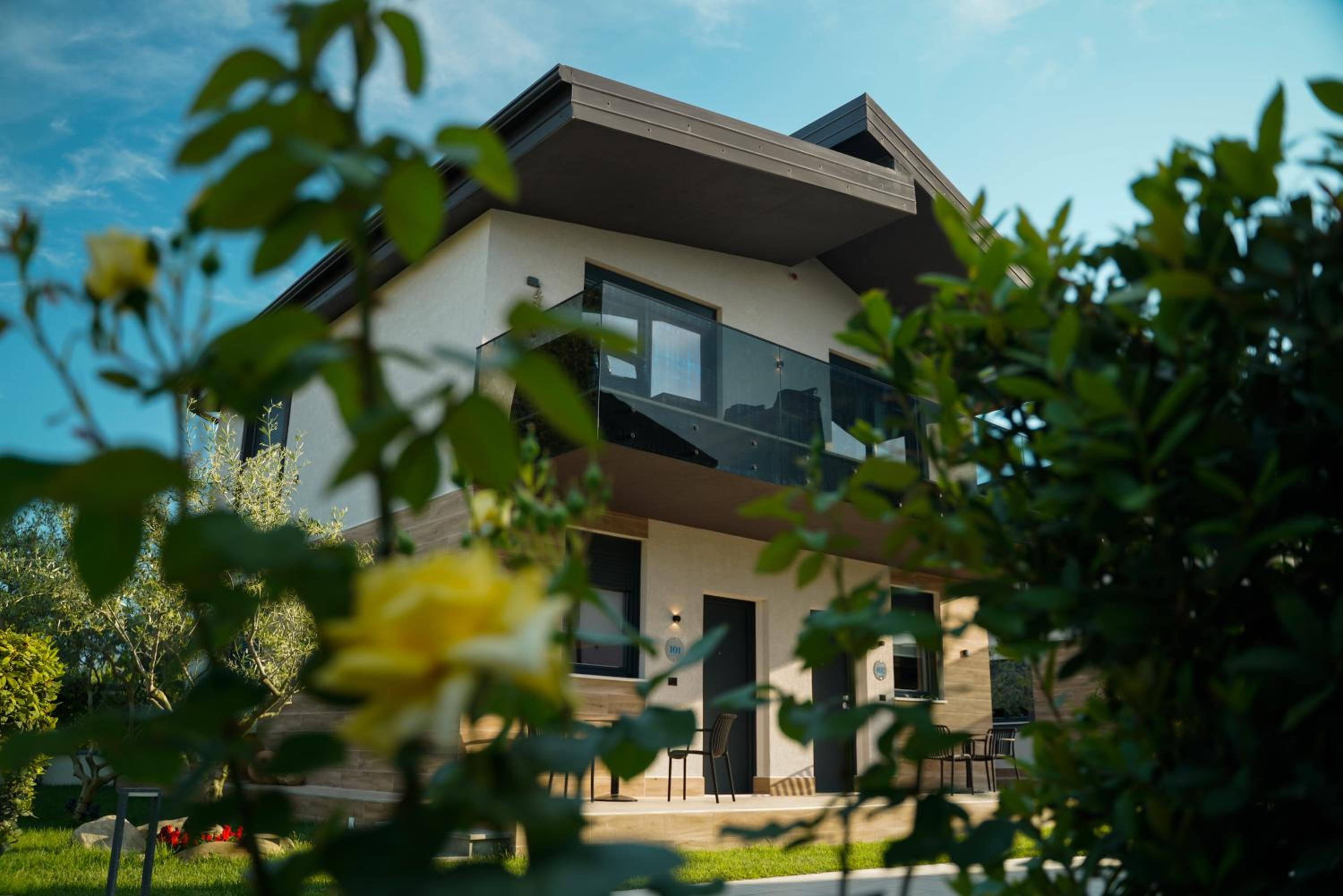 Lej & Laj Residence