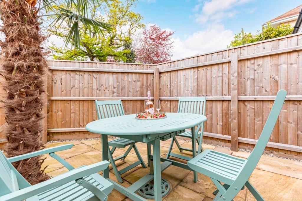 SEASIDE ANNEX by BOURNECOAST - A Lovely Apartment with a Patio Near the Sandy Beaches - FM5286 view 3