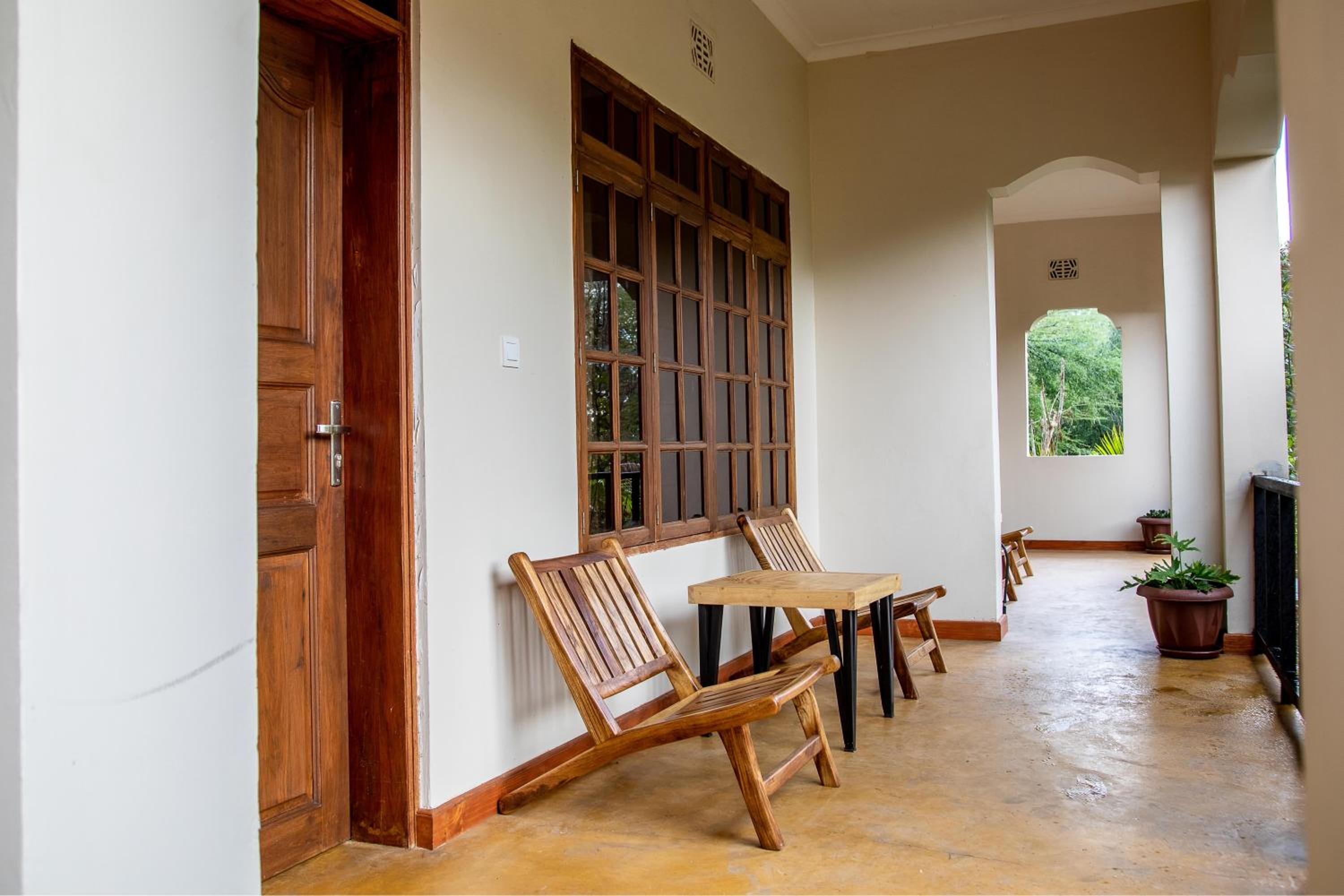 PAZURI INN