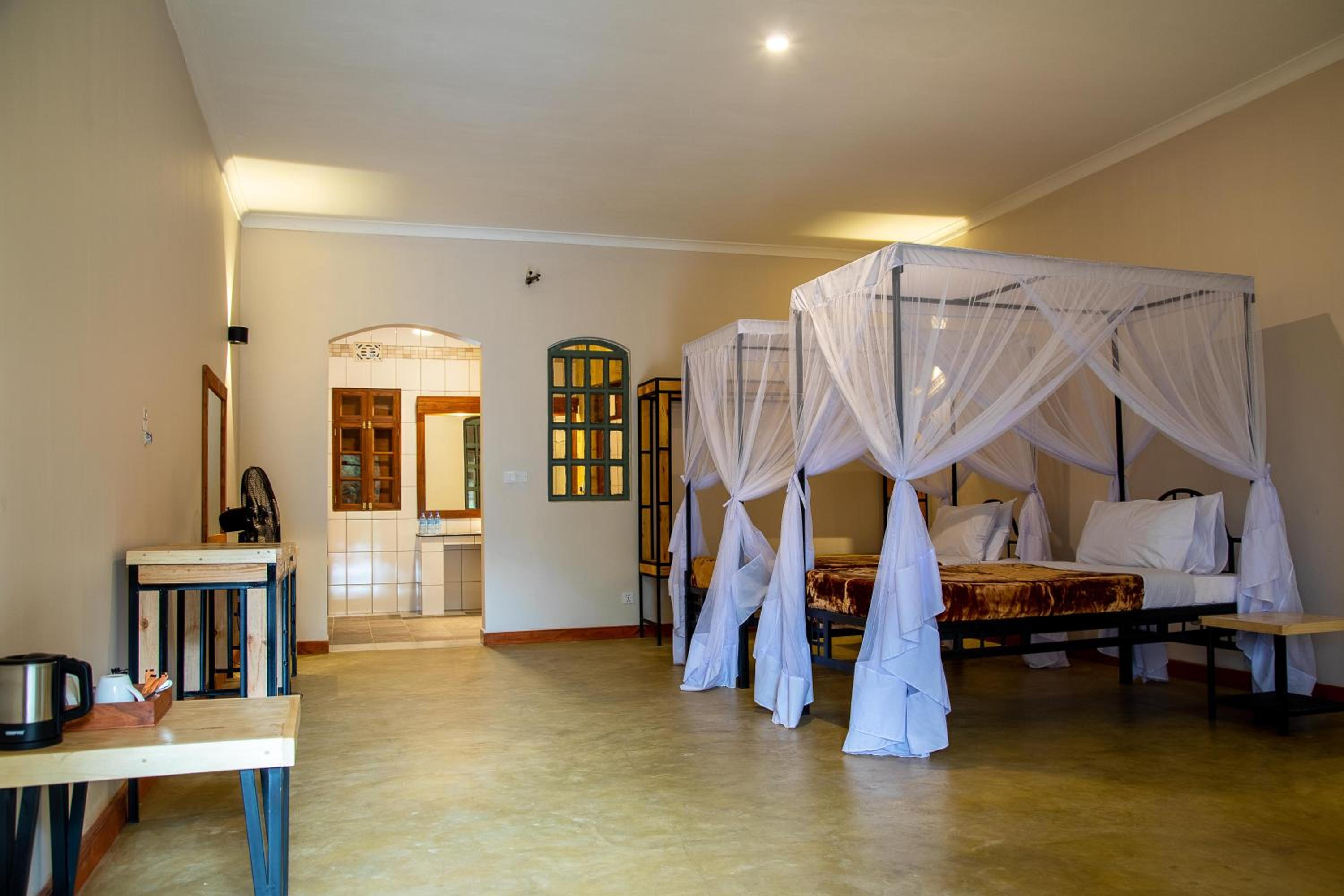 PAZURI INN
