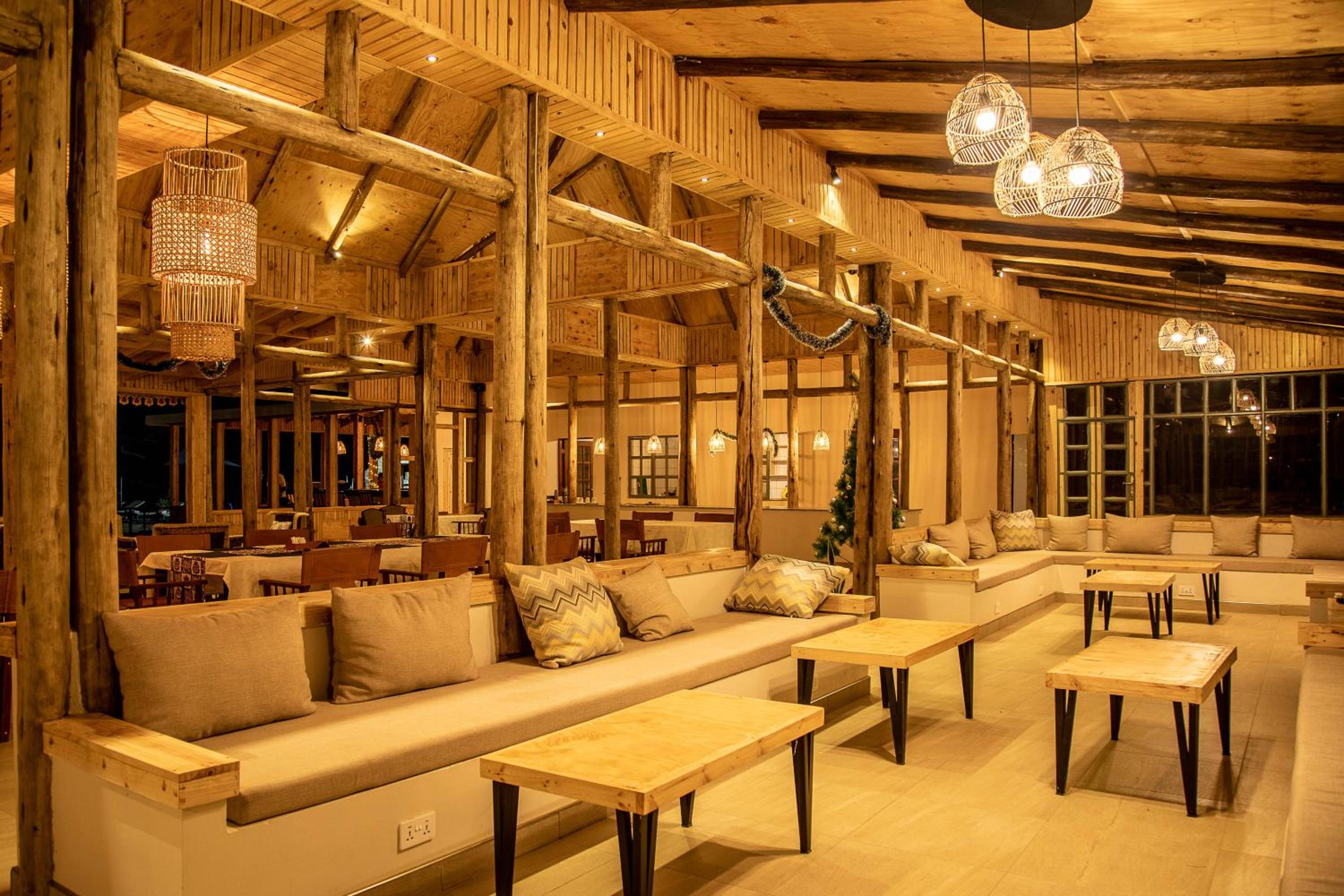 PAZURI INN