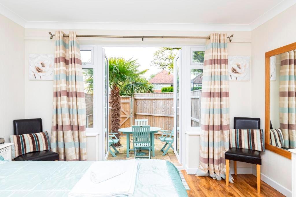 SEASIDE ANNEX by BOURNECOAST - A Lovely Apartment with a Patio Near the Sandy Beaches - FM5286 view 2