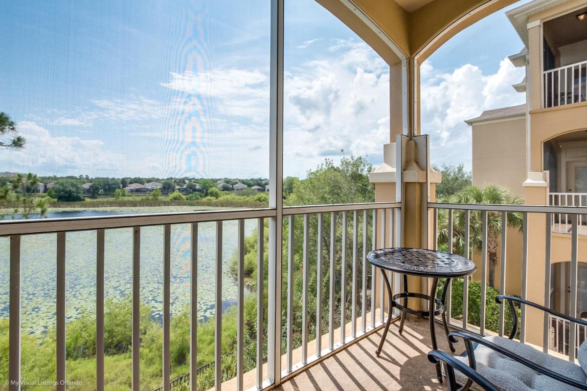 Updated LAKEVIEW Condo, Minutes from Disney