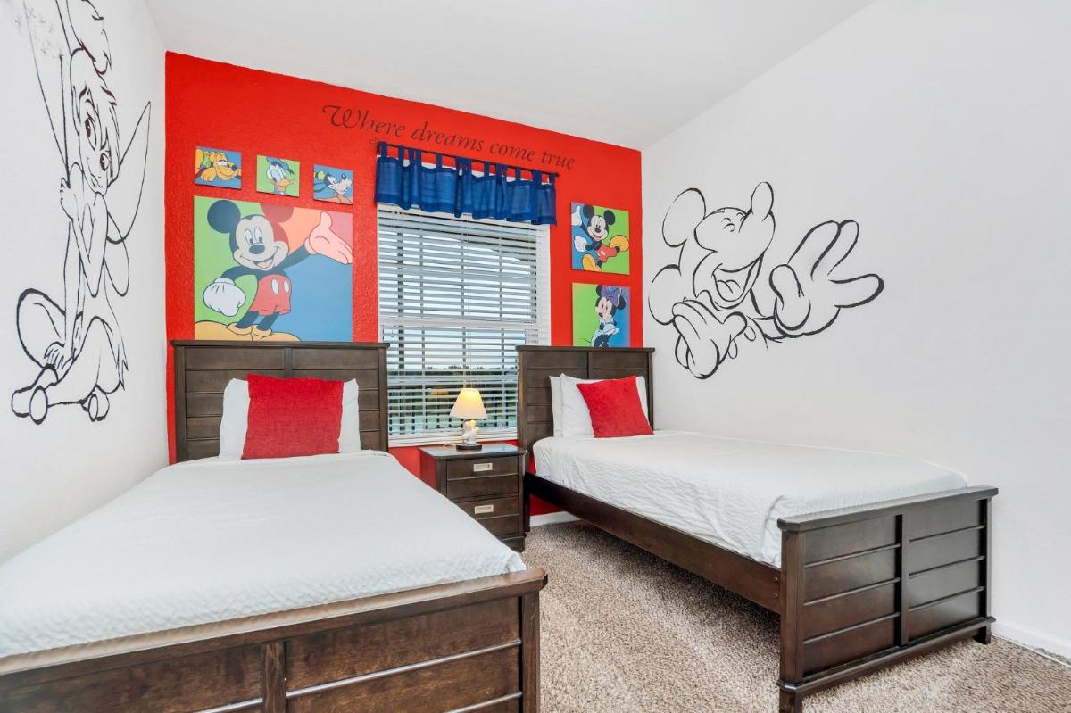 Updated LAKEVIEW Condo, Minutes from Disney