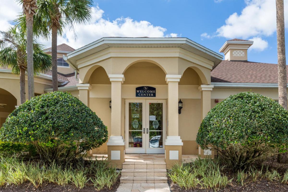 Updated LAKEVIEW Condo, Minutes from Disney