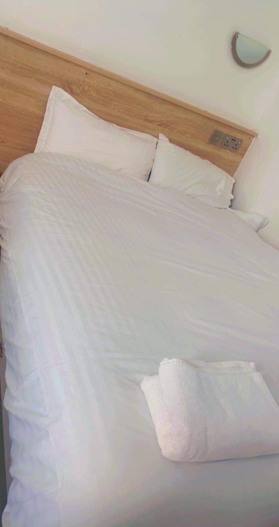 Entire Two Double Bedrooms Flat N4 view 2