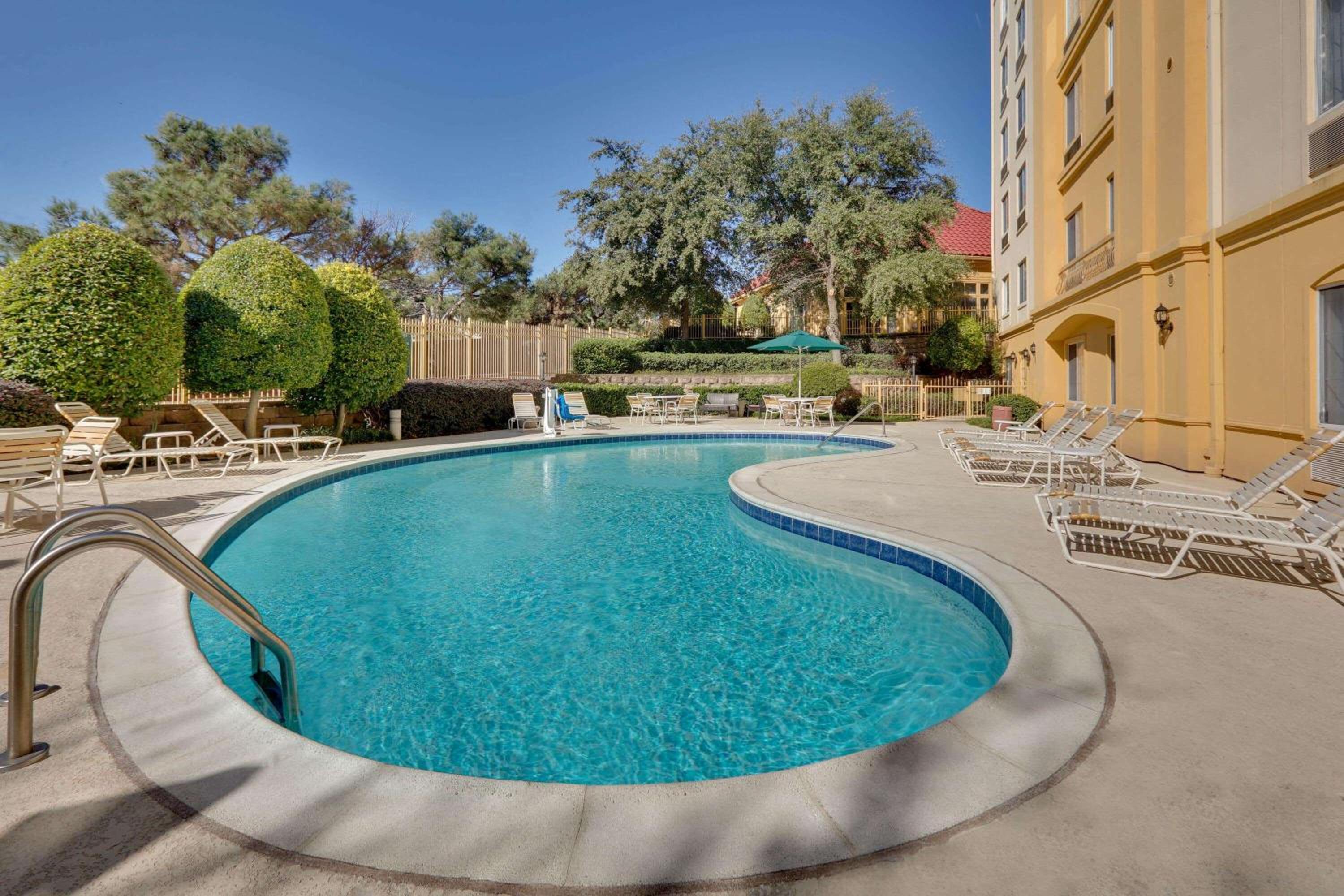 La Quinta by Wyndham Dallas North Central-4